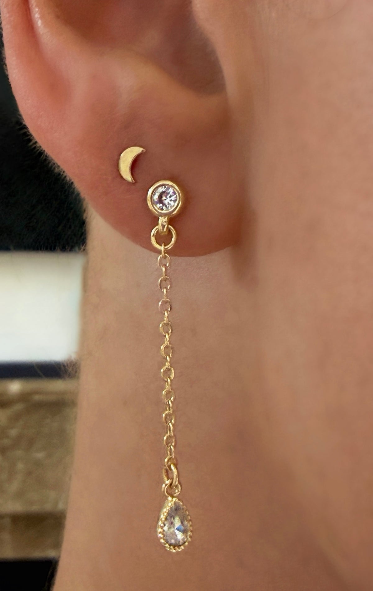 Teardrop dangle earrings