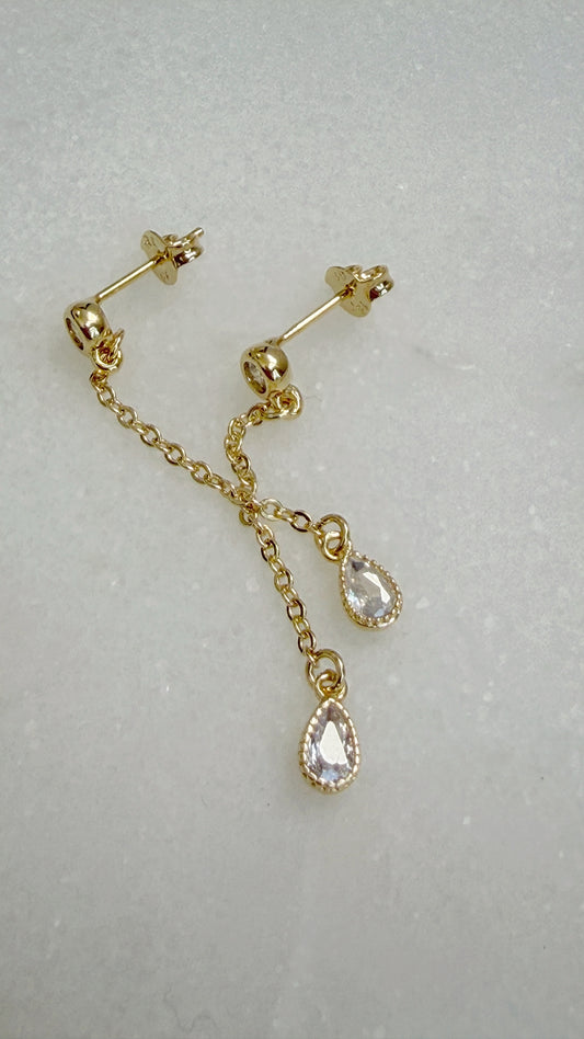 Teardrop dangle earrings